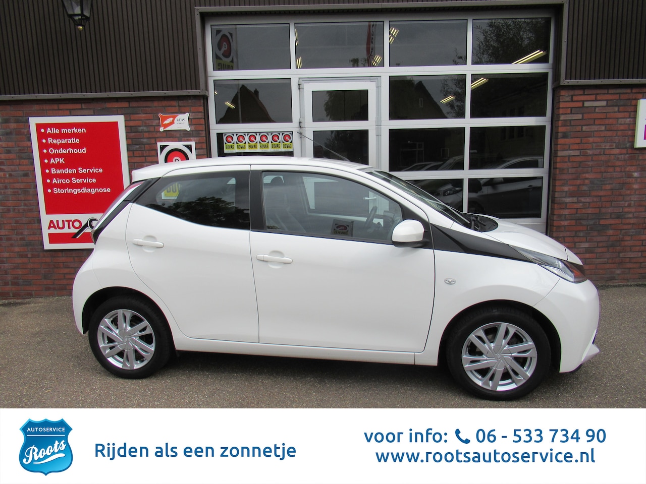 Toyota Aygo - 1.0 VVT-i x-wave - Automaat LICHTMETALEN-VELGEN*NAVI* - AutoWereld.nl