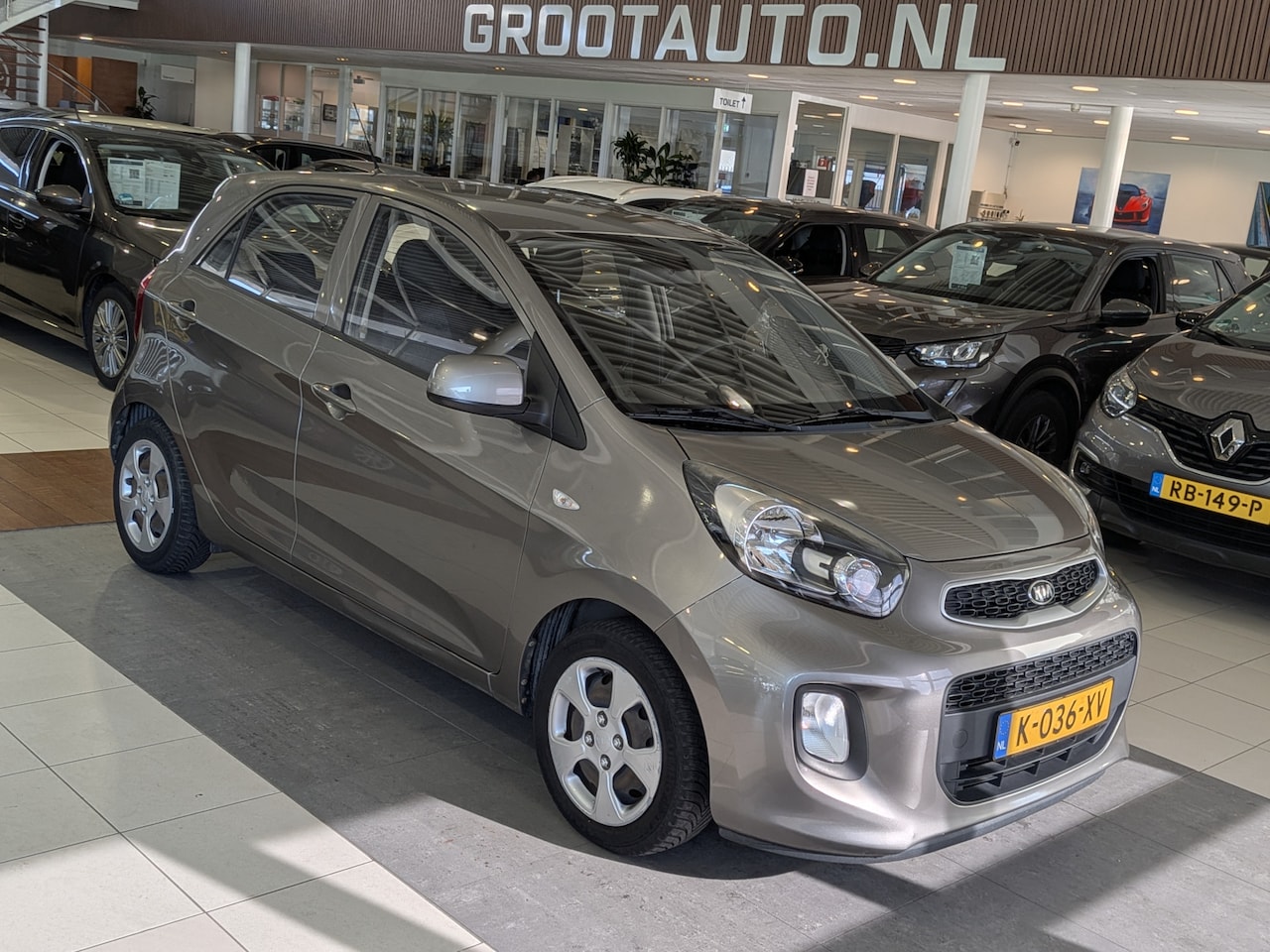 Kia Picanto - 1.2 CVVT DynamicLine Automaat Airco, Stuurbekrachtiging - AutoWereld.nl
