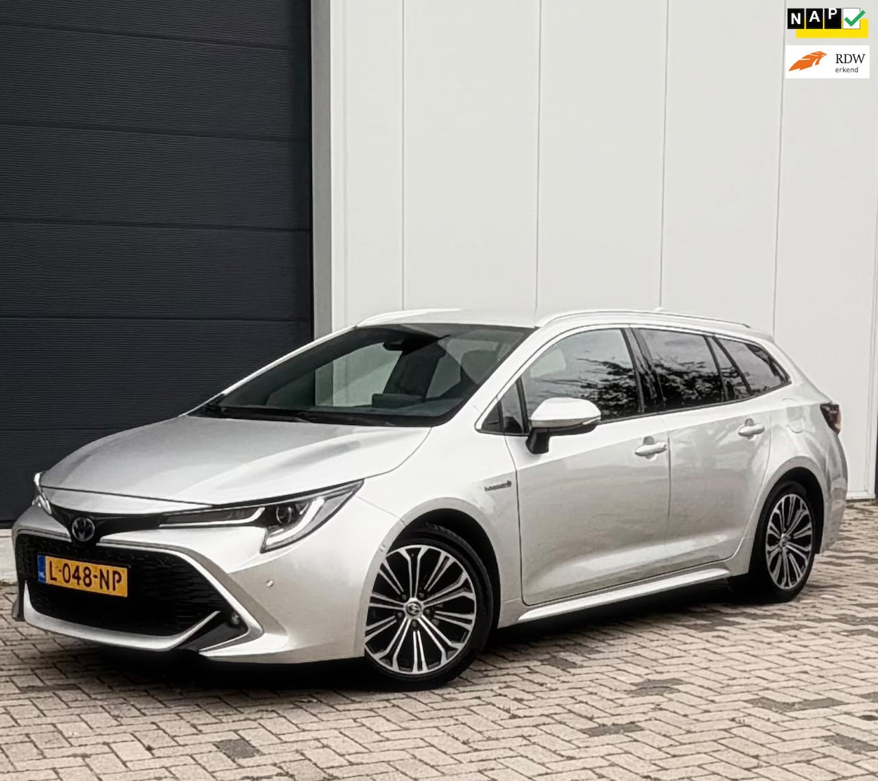 Toyota Corolla Touring Sports - 1.8 Hybrid Executive 1.8 Hybrid Executive - AutoWereld.nl