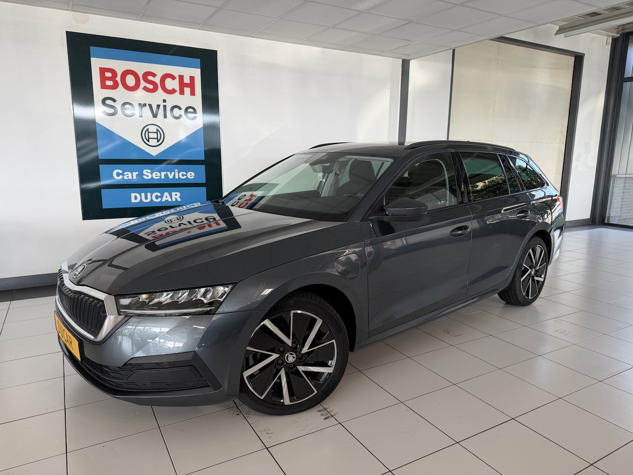 Skoda Octavia Combi - 1.4 TSI iV PHEV Business Edition Carplay / stuur verwarming / - AutoWereld.nl