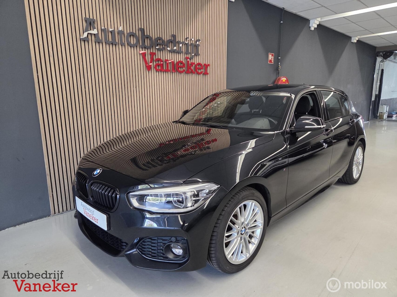 BMW 1-serie - 118i M Sport | M-Pakket | Alcantara | Stoelverwarming | - AutoWereld.nl