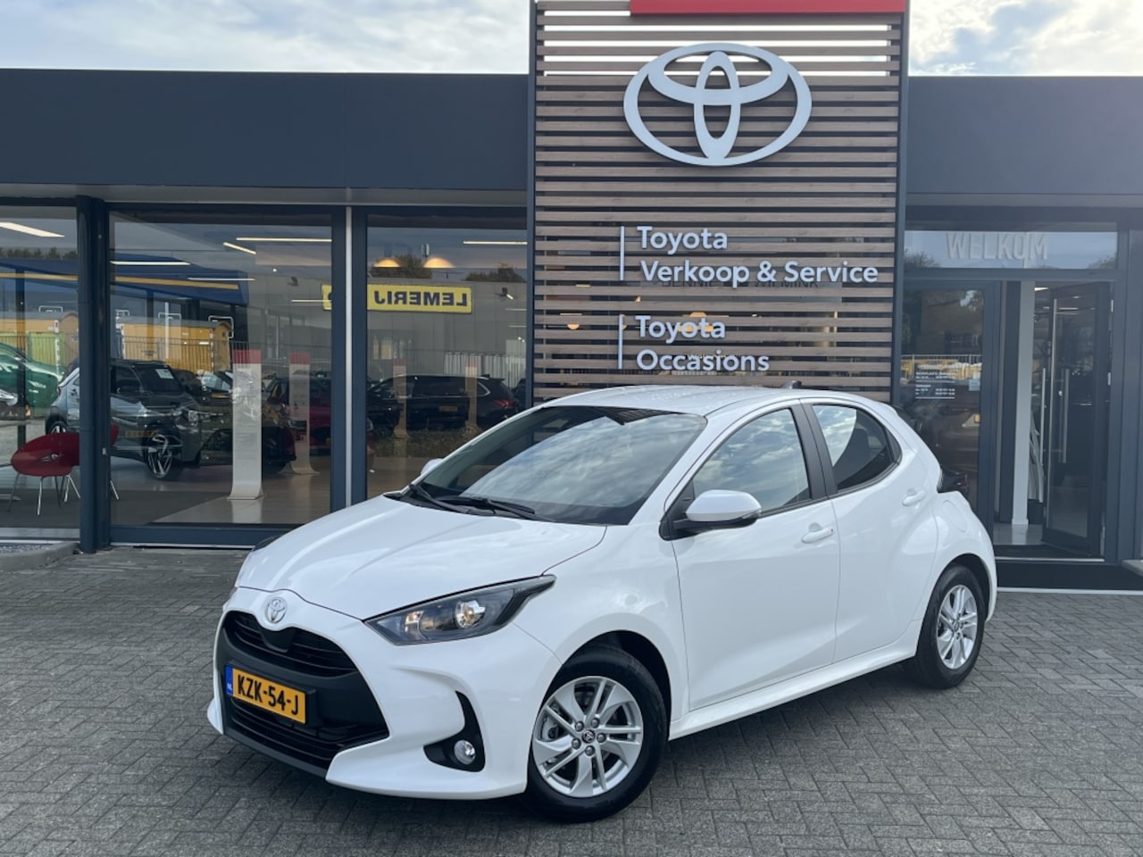 Toyota Yaris - 1.5 Hyrid 115 Active | 3500 euro demo korting - AutoWereld.nl