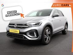 Volkswagen T-Roc - 1.5 TSI 150pk DSG R-Line Navigatie Apple Carplay/Android Auto Parkeersensoren Camera Blind