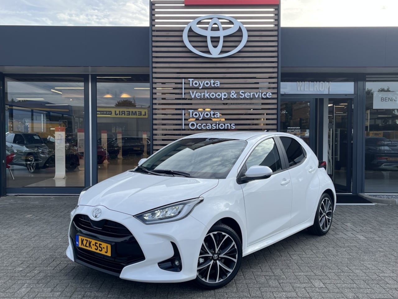 Toyota Yaris - 1.5 Hyb. 115 Dynamic | 3500 euro demo korting - AutoWereld.nl