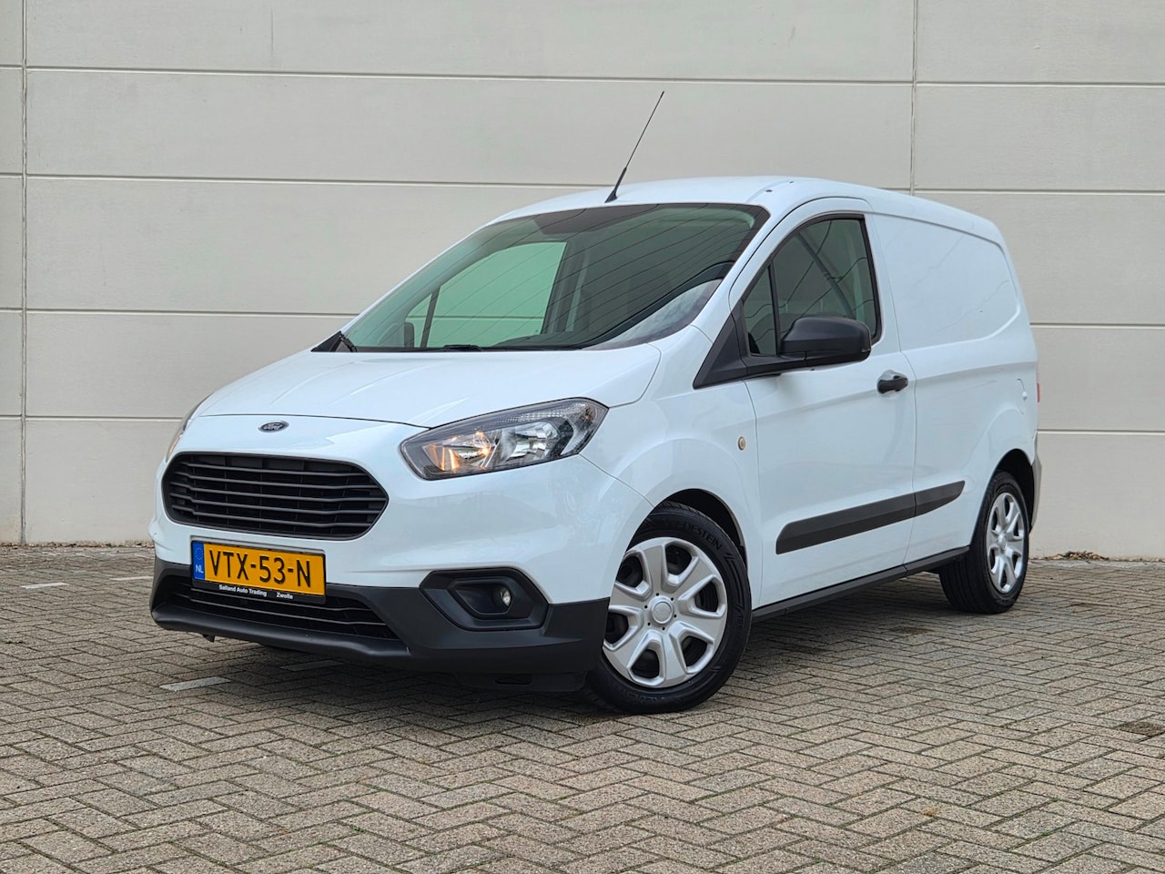 Ford Transit Courier - 1.5 TDCI 100pk Trend |Airco|Cruise| - AutoWereld.nl