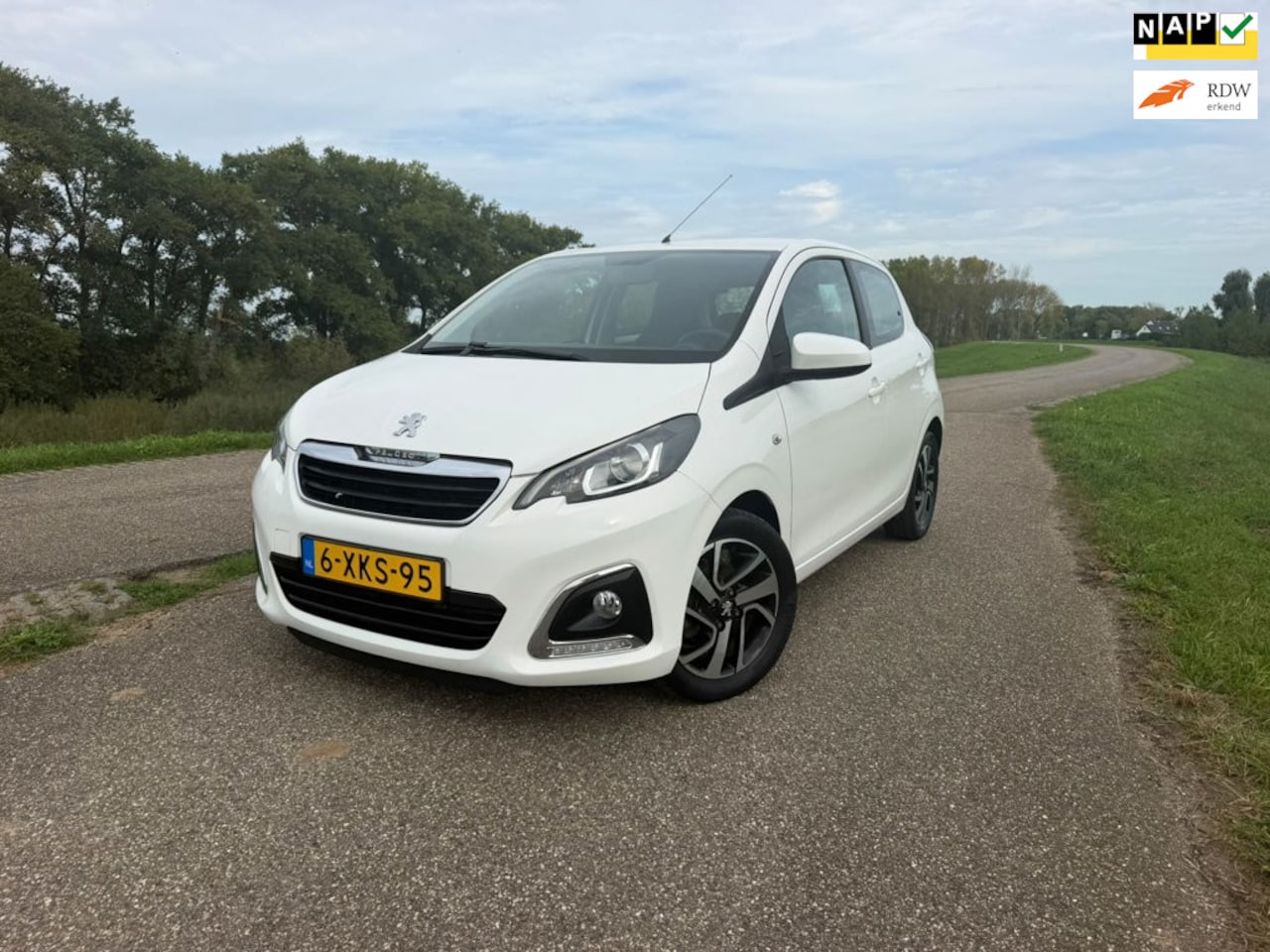 Peugeot 108 - 1.2 VTi Allure Airco 94562 km nap bj 2014 5DRS - AutoWereld.nl