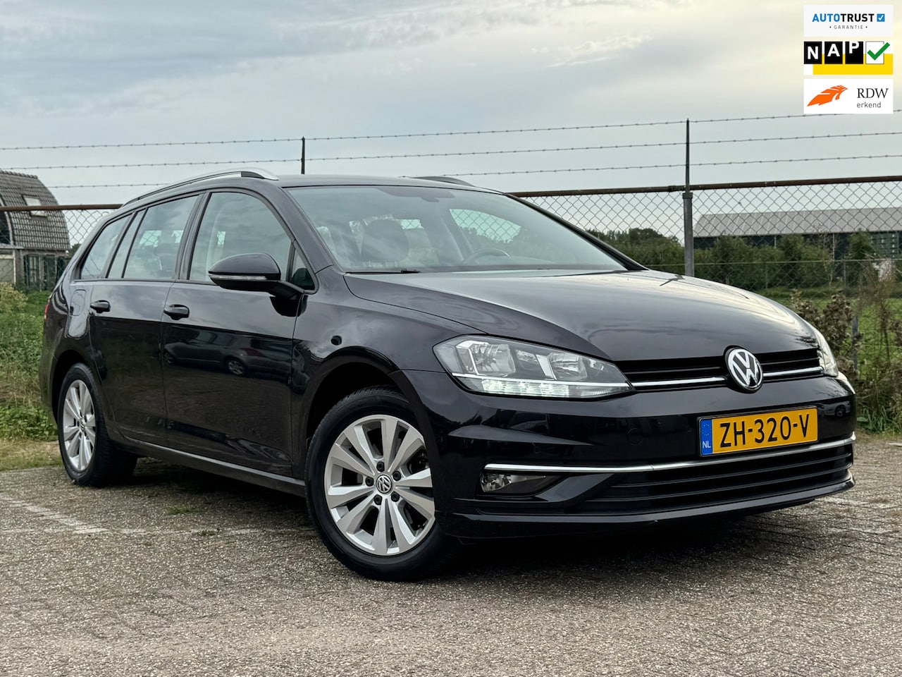 Volkswagen Golf Variant - 1.0 TSI Navi Massage Camera Trekhaak - AutoWereld.nl