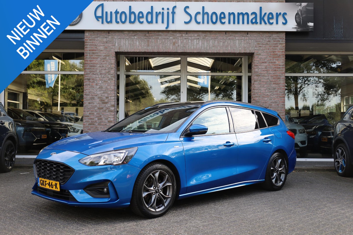 Ford Focus Wagon - 1.0 EcoBoost ST Line Business TREKHAAK PANO STOEL/STUUR/RUITVERW. CARPLAY ZWARTE-HEMEL DAB - AutoWereld.nl