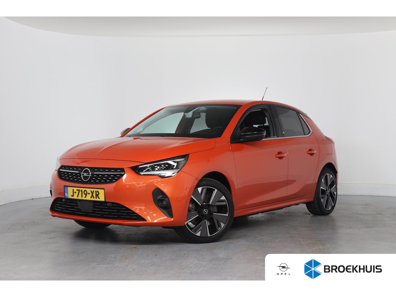 Opel Corsa-e - Elegance 50 kWh | Adaptive Cruise | SOH 91% | Keyless | Climate Control | Led verlichting - AutoWereld.nl