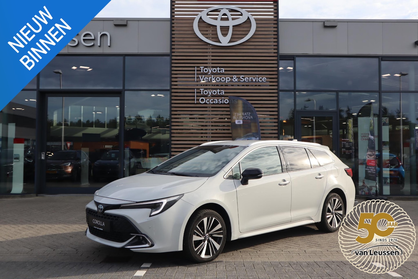 Toyota Corolla Touring Sports - Hybrid 140 Dynamic STOEL/STUURVERW. P-SENSOREN APPLE/ANDROID CLIMA AD-CRUISE CAMERA - AutoWereld.nl