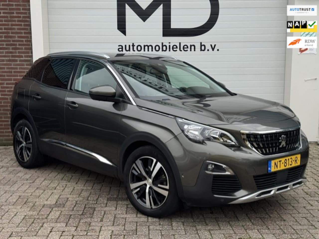 Peugeot 3008 - 1.6 e-Premium -Automaat- Trekhaak- 360°-Keyless - AutoWereld.nl