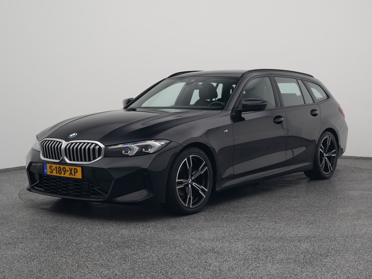 BMW 3-serie Touring - 318i Steptronic8 Touring M-Sport | CARPLAY | STOELVERWARMING - AutoWereld.nl