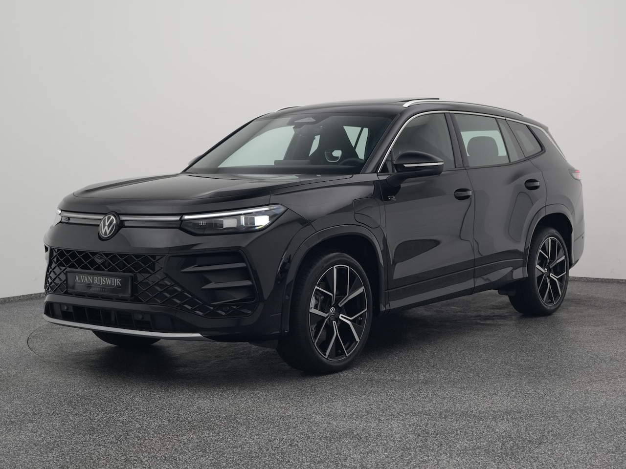 Volkswagen Tayron - 1.5 eHybrid 272 PK R-Line | 5 JAAR GARANTIE | PANO | 360° | ADAPTIVE | HUD | STOEL- EN STU - AutoWereld.nl