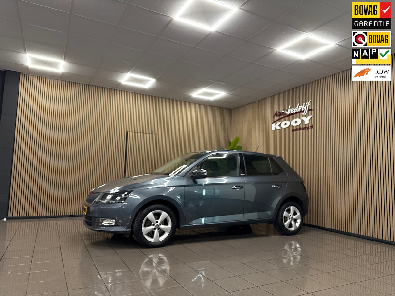 Skoda Fabia - 1.2 TSI JOY * Stoelverwarming / Cruise control / LM Velgen / NL Auto * - AutoWereld.nl