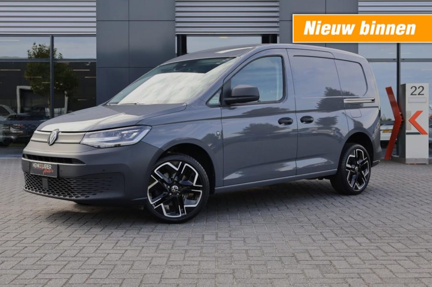 Volkswagen Caddy - 1.5 TSI DSG / climatronic / LED / PDC + Camera /Stoelverwarming/ 18 Inch LM/ 2x schuifdeur - AutoWereld.nl
