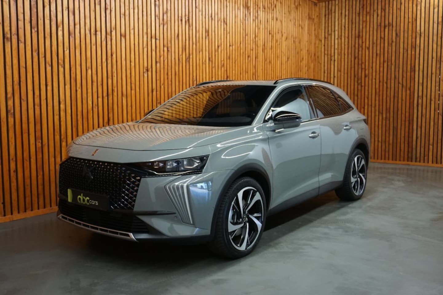 DS 7 - E-TENSE 225 OPERA / Pano / Stoelmassage / Bomvol! - AutoWereld.nl