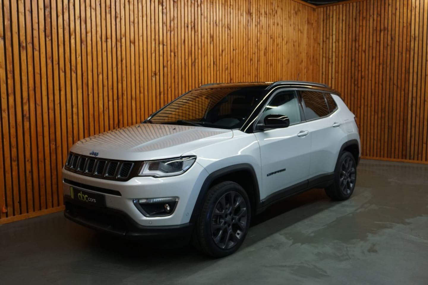 Jeep Compass - 4xe 240 Plug-in Hybrid Electric S Automaat Camera / Leer /  Apple Carplay - AutoWereld.nl