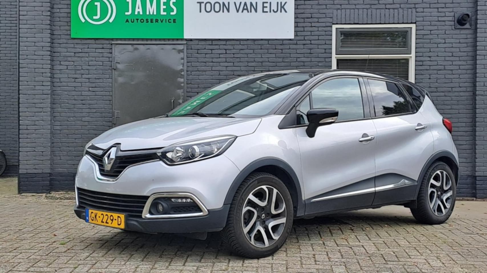Renault Captur - 120 pk Dynamique, Automaat-Trekhaak-Navigatie-Parkeersensoren achter - AutoWereld.nl