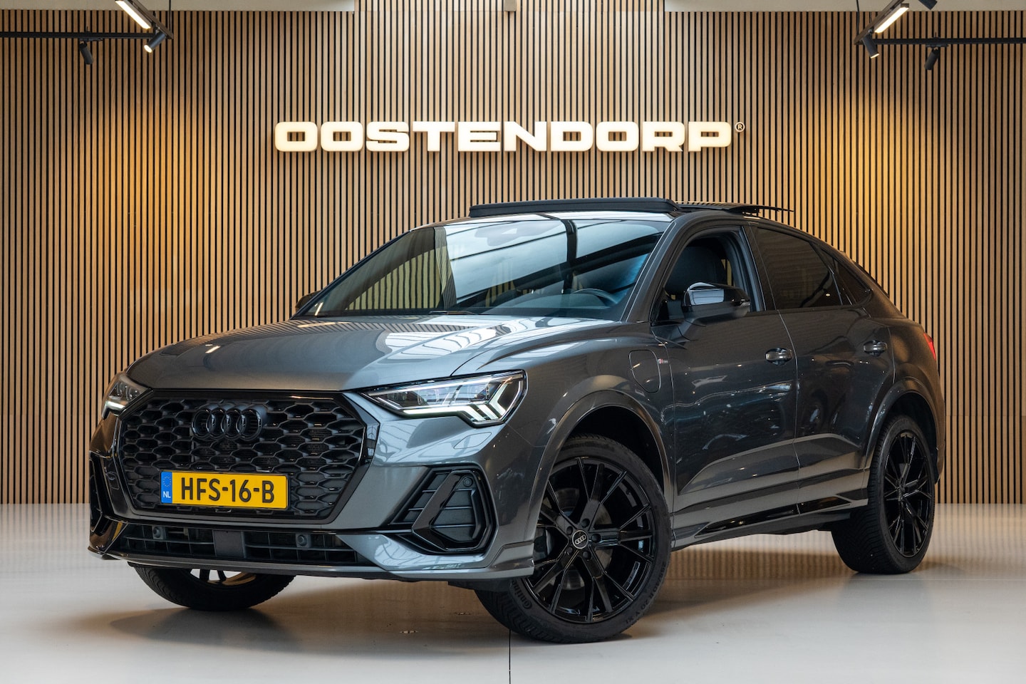 Audi Q3 Sportback - 45TFSIe/245pk S-Line Blackstyle|2022|Panoramadak"20"Blackstyle|Optik Schwarz|Navi|Cruise+A - AutoWereld.nl