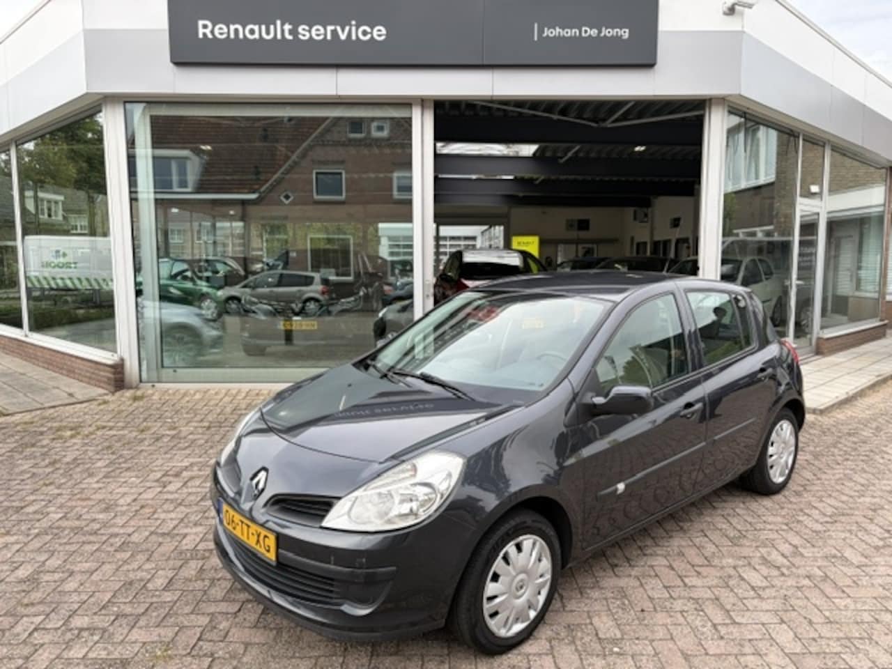 Renault Clio - 1.4 16V 72KW 5-DRS E4 Expression - AutoWereld.nl