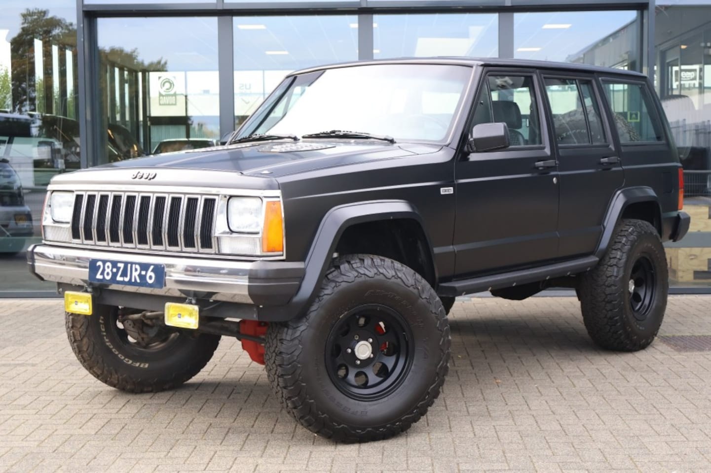 Jeep Cherokee - 5.7 V8 LS1 Swap (324PK) en volledig gerestaureerd - AutoWereld.nl