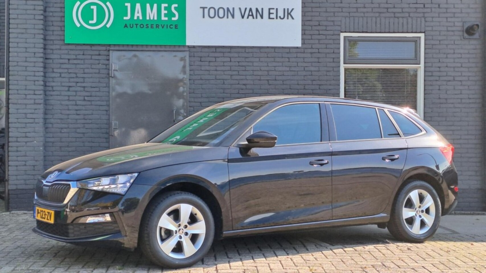 Skoda Scala - Sport Business 110 Pk Tsi  Sportstoelen-Trekhaak wegklapb.-Clima airco - AutoWereld.nl