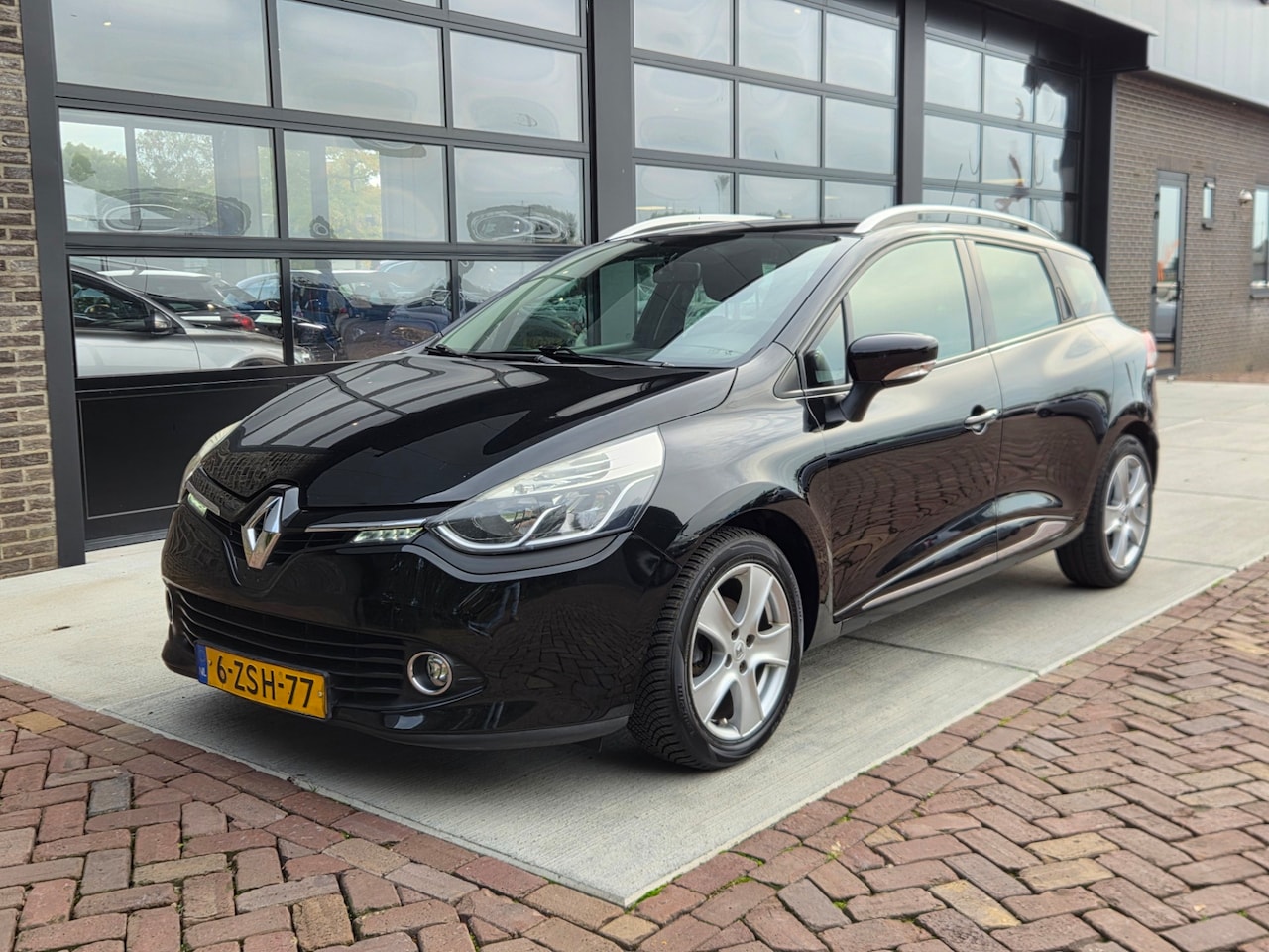 Renault Clio Estate - 0.9 TCe Expression | Trekhaak | Navigatie - AutoWereld.nl