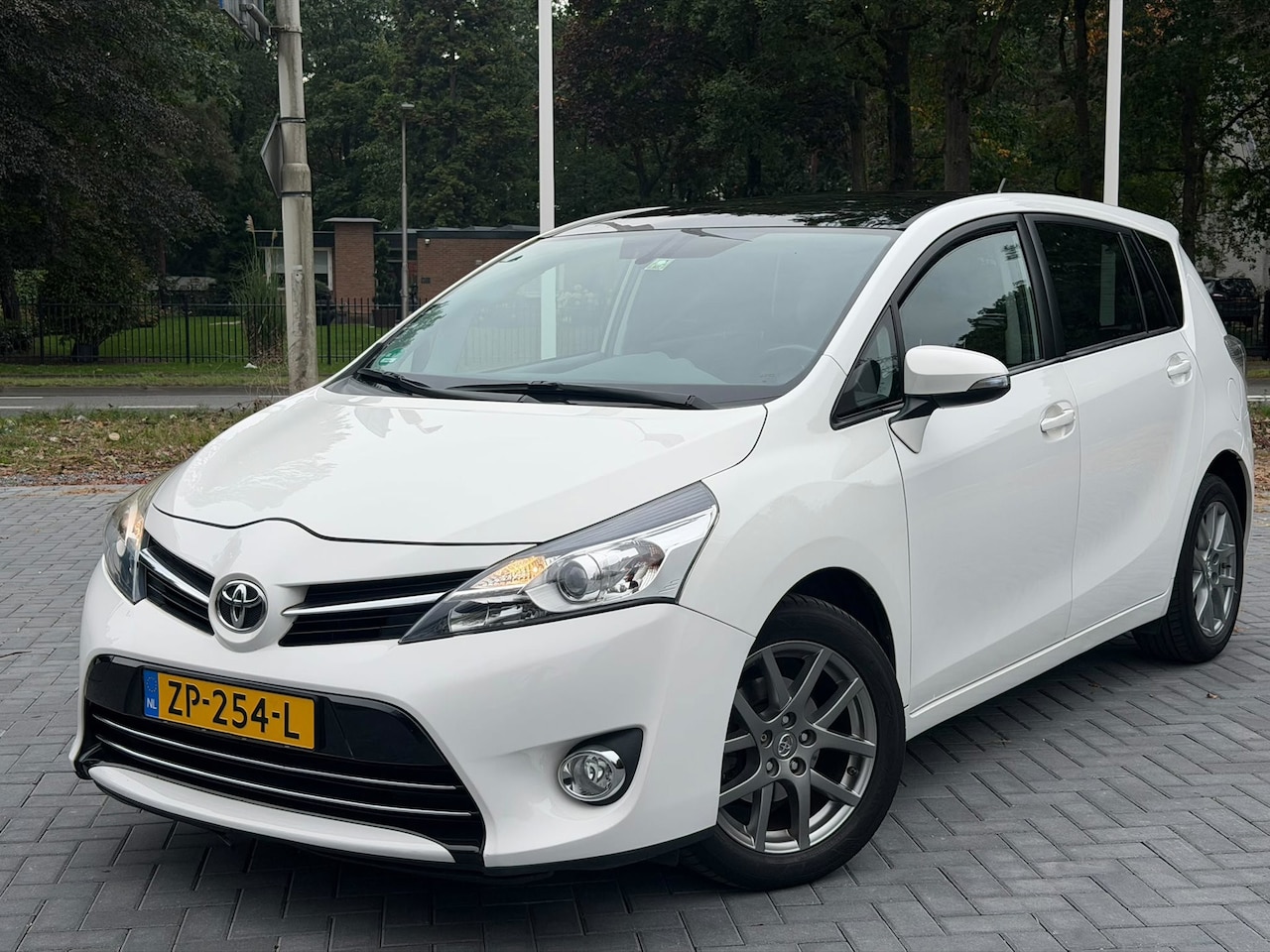 Toyota Verso - 1.6 VVT-i Business/Pano/Clima/Cruise/Camera/LMV - AutoWereld.nl