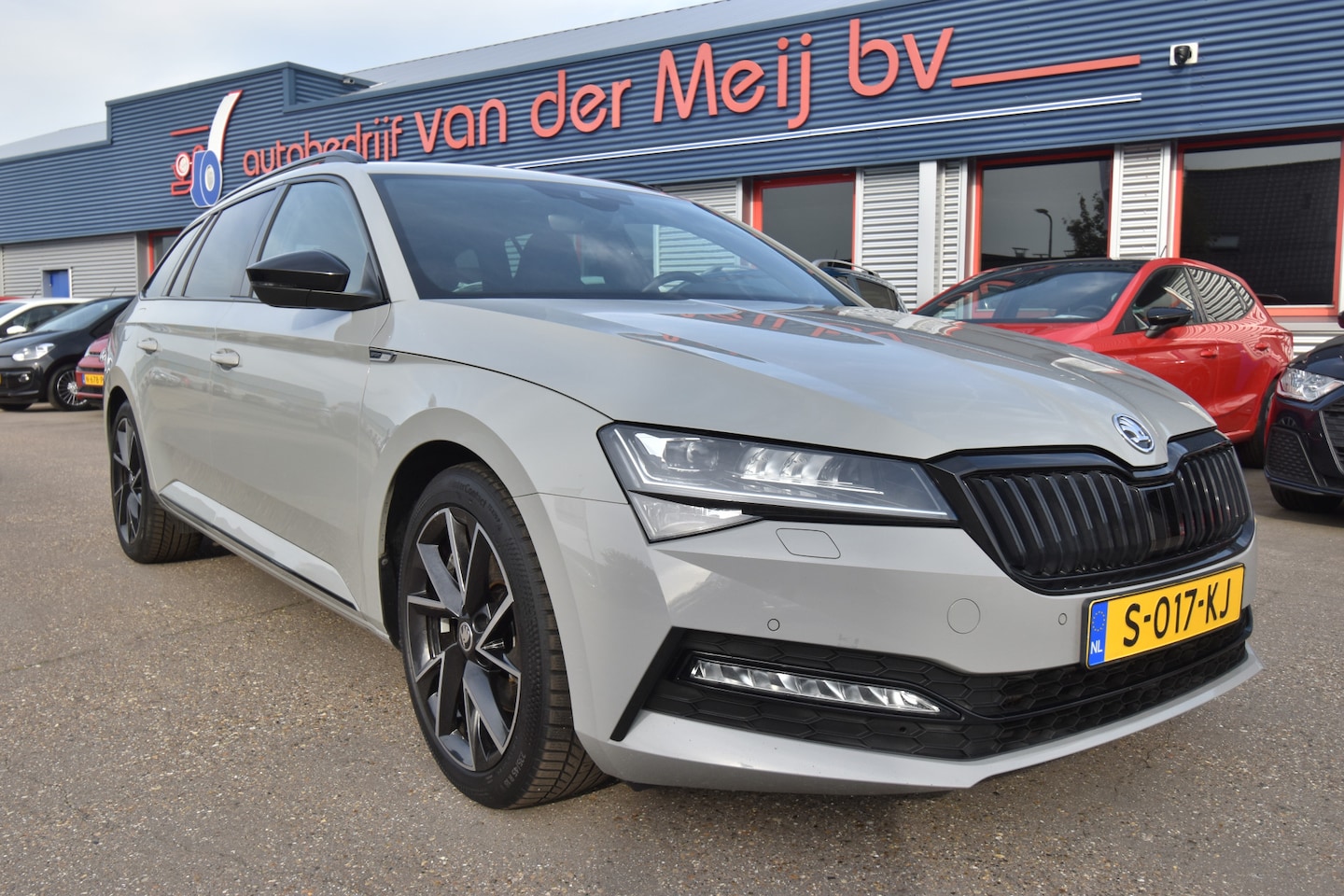 Skoda Superb Combi - 1.5 TSI ACT Sportline Business 1.5 TSI ACT Sportline Business , VIRTUAL COCKPIT , A UITRIJ CAM ,ST+STUUR VERW , CLIMATR , - AutoWereld.nl