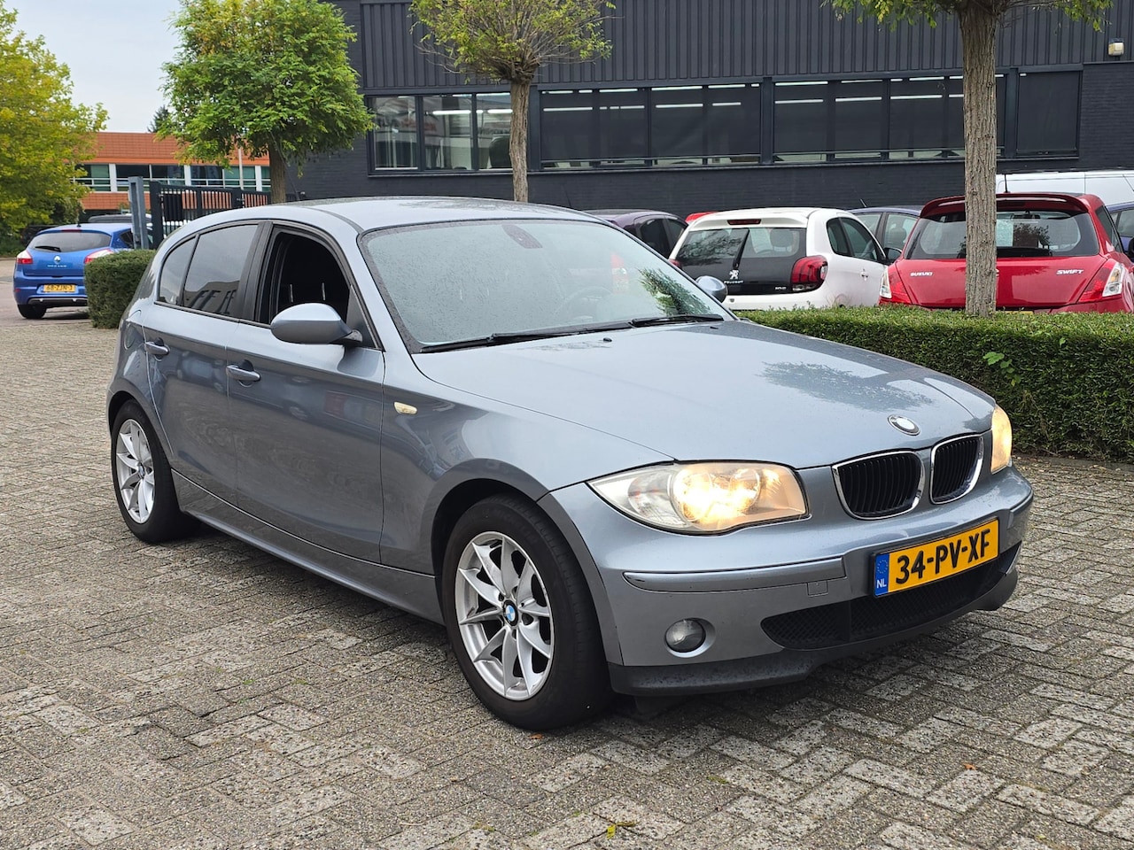 BMW 1-serie - 118i High Executive Handel / Export | Lezen!! - AutoWereld.nl