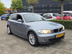 BMW 1-serie - 118i High Executive Handel / Export | Lezen