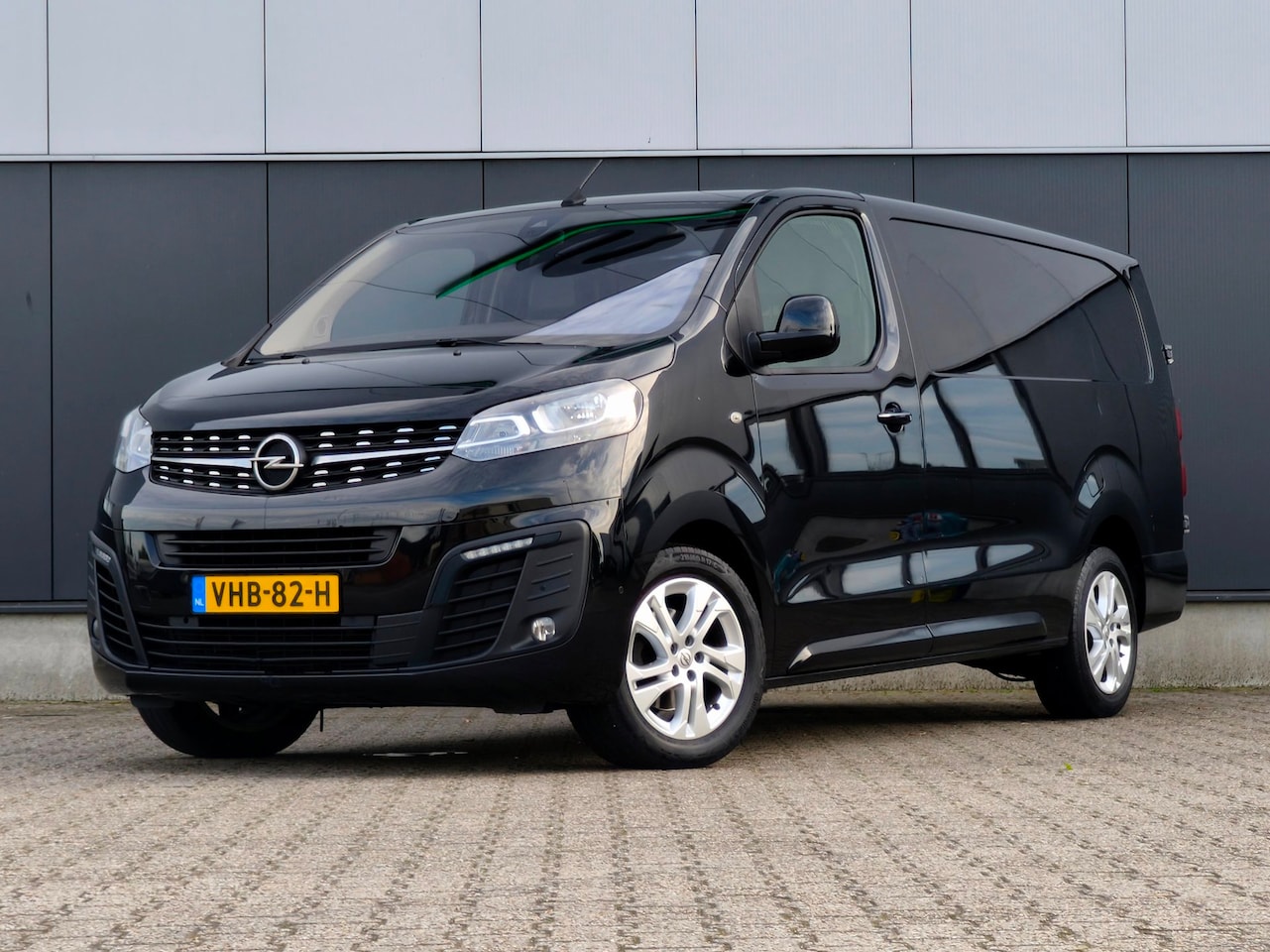 Opel Vivaro - 2.0CDTI L2H1 7T AUT ELEKTR SCHUIFDEUR PDC CLIMATE CRUISE - AutoWereld.nl