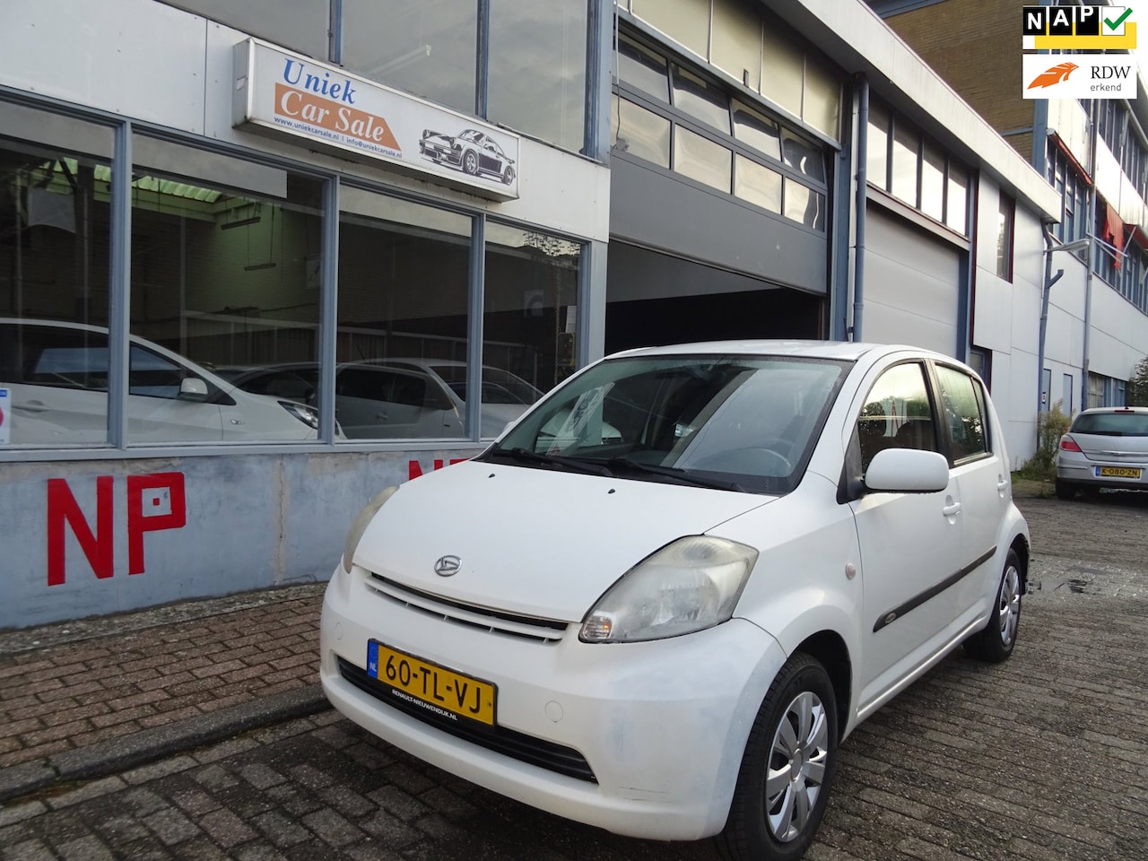 Daihatsu Sirion 2 - 1.0-12V Trend 1.0-12V Trend - AutoWereld.nl