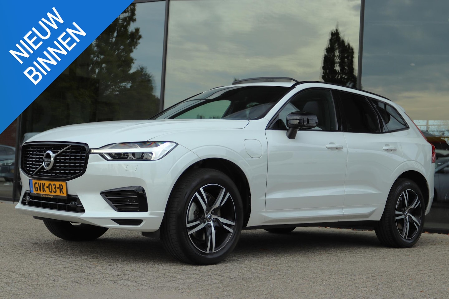 Volvo XC60 - 2.0 RECHARGE T6 340PK AWD R-DESIGN | PANO | TREKHAAK | CARPLAY | HUD | HARMAN/KARDON | ACC - AutoWereld.nl
