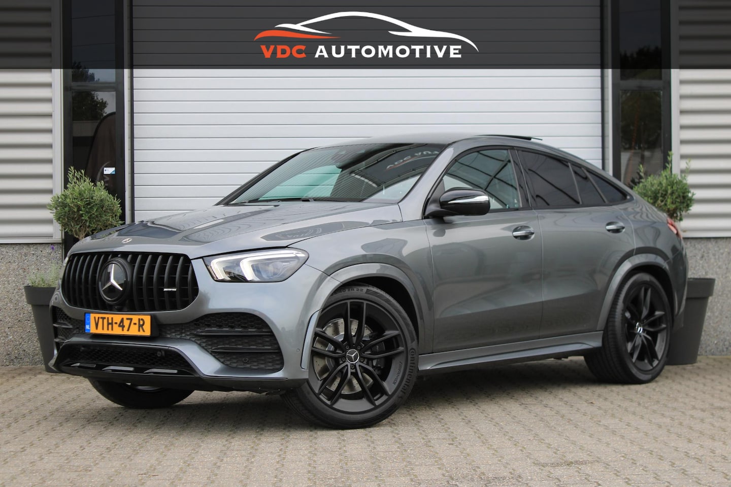 Mercedes-Benz GLE-Klasse Coupé - 400 d 4MATIC Premium Plus Pano | Burmester | Trekhaak | 360 Camera | 22" | 63 AMG Accessoi - AutoWereld.nl