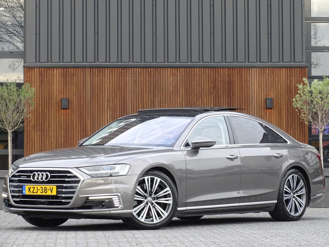 Audi A8 - 60 TFSie 462PK S-Line / B&O / TV's / softclose / massage / 360° - AutoWereld.nl