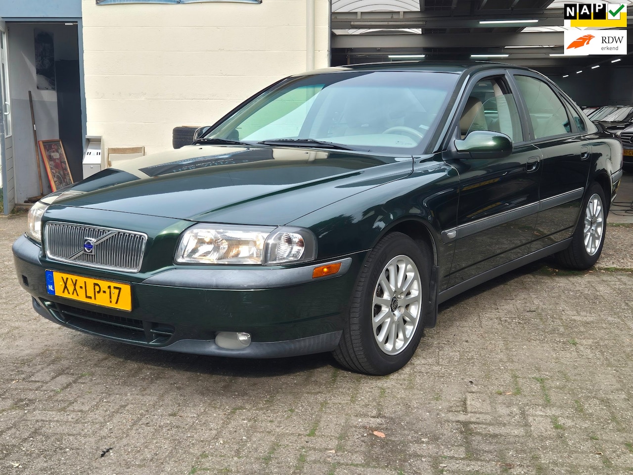 Volvo S80 - 2.4 Comfort van 1e eigenaar! *Dealer onderh.* - AutoWereld.nl