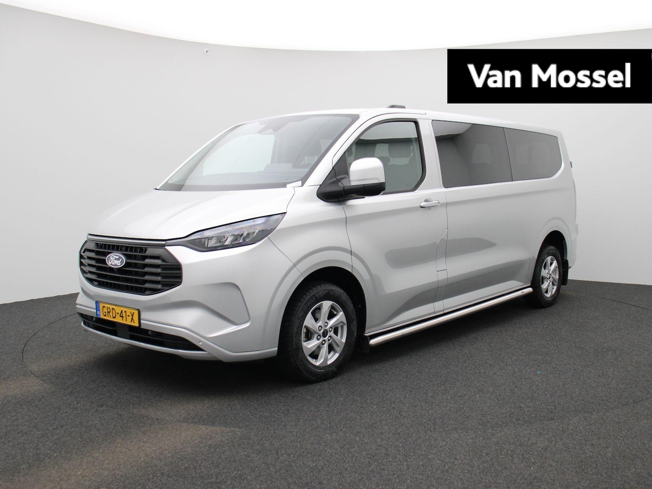 Ford Transit Custom - 340 2.5 PHEV L2H1 Limited Stoelverwarming | Navigatie | All-seassonbanden | Adapt.Cruiseco - AutoWereld.nl