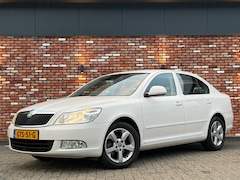 Skoda Octavia - 1.2 TSI Ambition Trekhaak Cruise Stoelverw Pdc Xenon Uitstraling