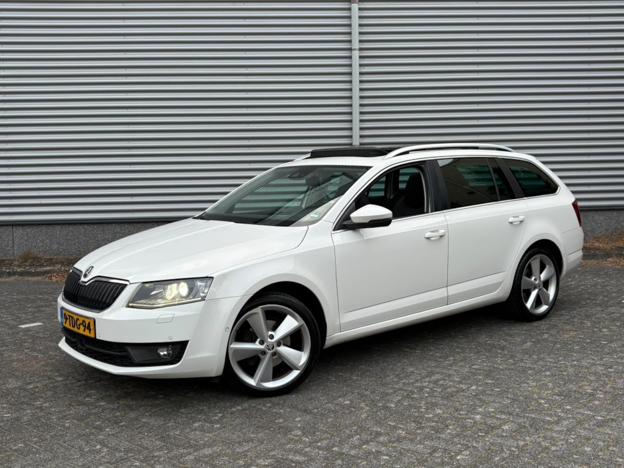 Skoda Octavia Combi - 1.4 TSI Grt Eleg Bns - AutoWereld.nl