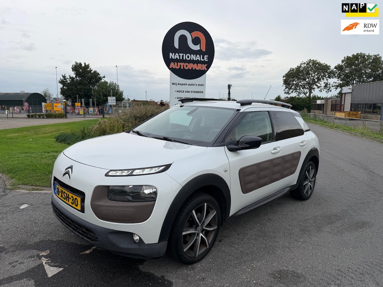 Citroën C4 Cactus - | 2014 | 1.6 BlueHDi Shine | Handgeschakeld | Export en Handel | APK - AutoWereld.nl