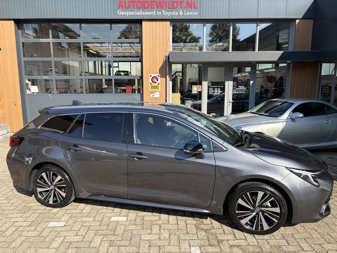 Toyota Corolla - TS 1.8 Hybrid 140 Style A/T + FABRIEKSGARANTIE - AutoWereld.nl