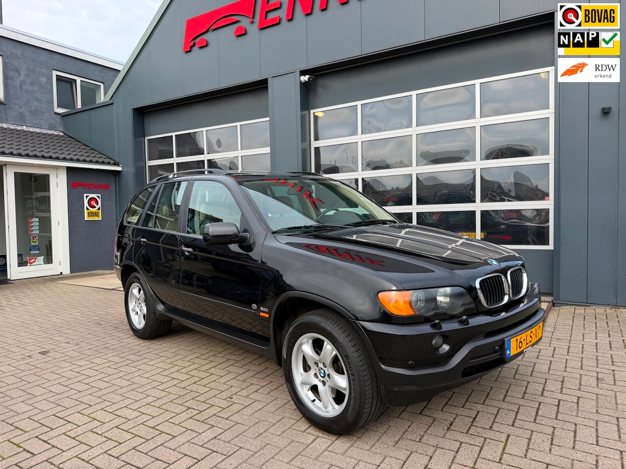 BMW X5 - 3.0i Executive / Schuifdak / Clima / Youngtimer / Trekhaak . - AutoWereld.nl