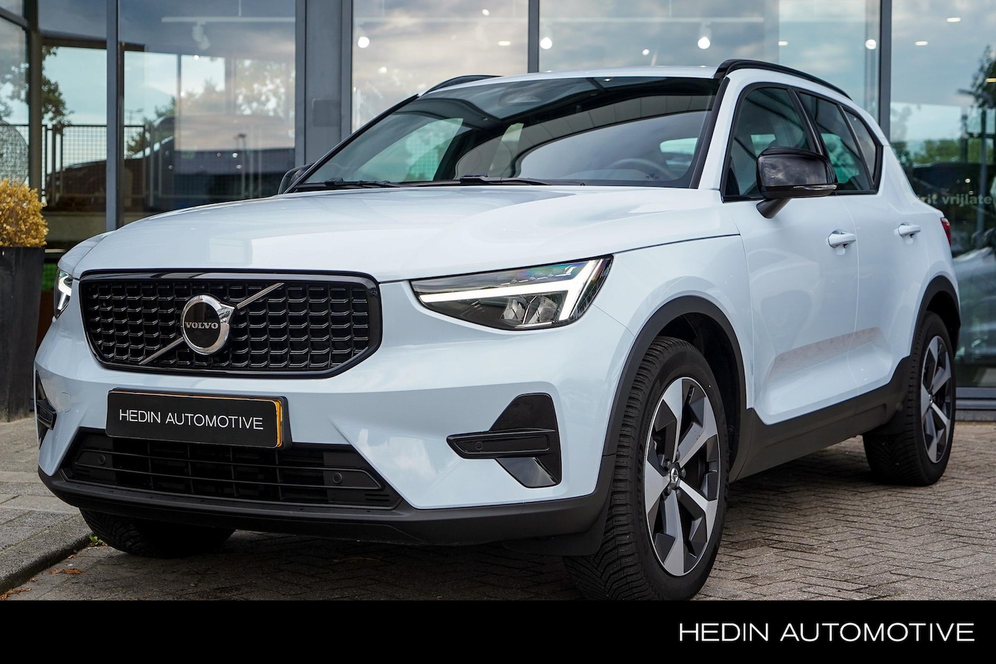 Volvo XC40 - 2.0 B4 Plus Dark | Automaat | Power Seats Elektrisch | Harman/Kardon Audio | Google Servic - AutoWereld.nl
