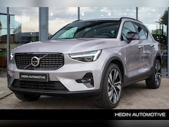Volvo XC40 - 2.0 B4 Plus Dark | Panoramadak Elektrisch | Power Seats Elektrisch | Trekhaak Elektrisch |