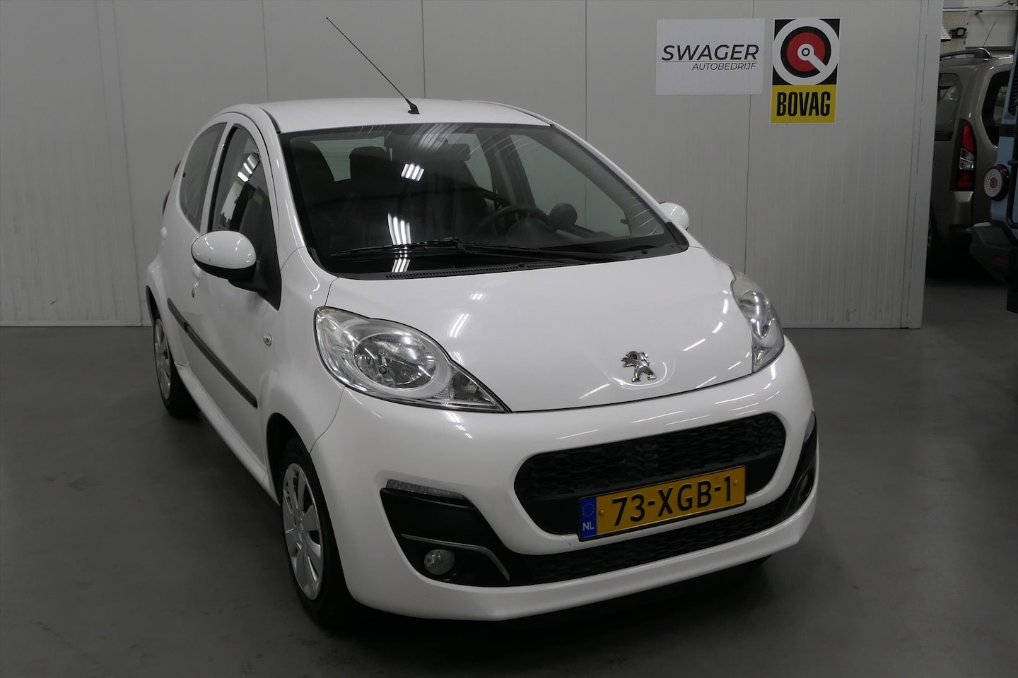 Peugeot 107 - 1.0 68PK 5D Active - AutoWereld.nl