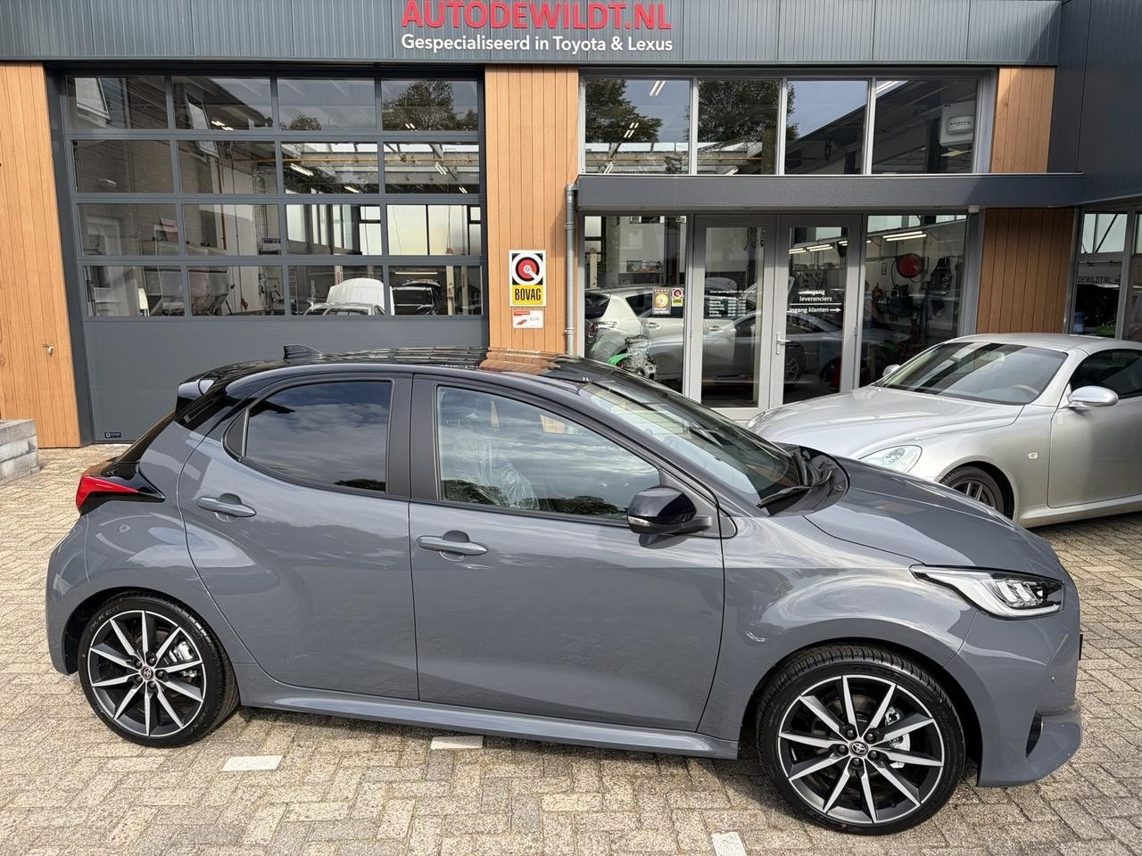 Toyota Yaris - 1.5 Hybrid 130 GR-Sport A/T *NIEUW* - AutoWereld.nl