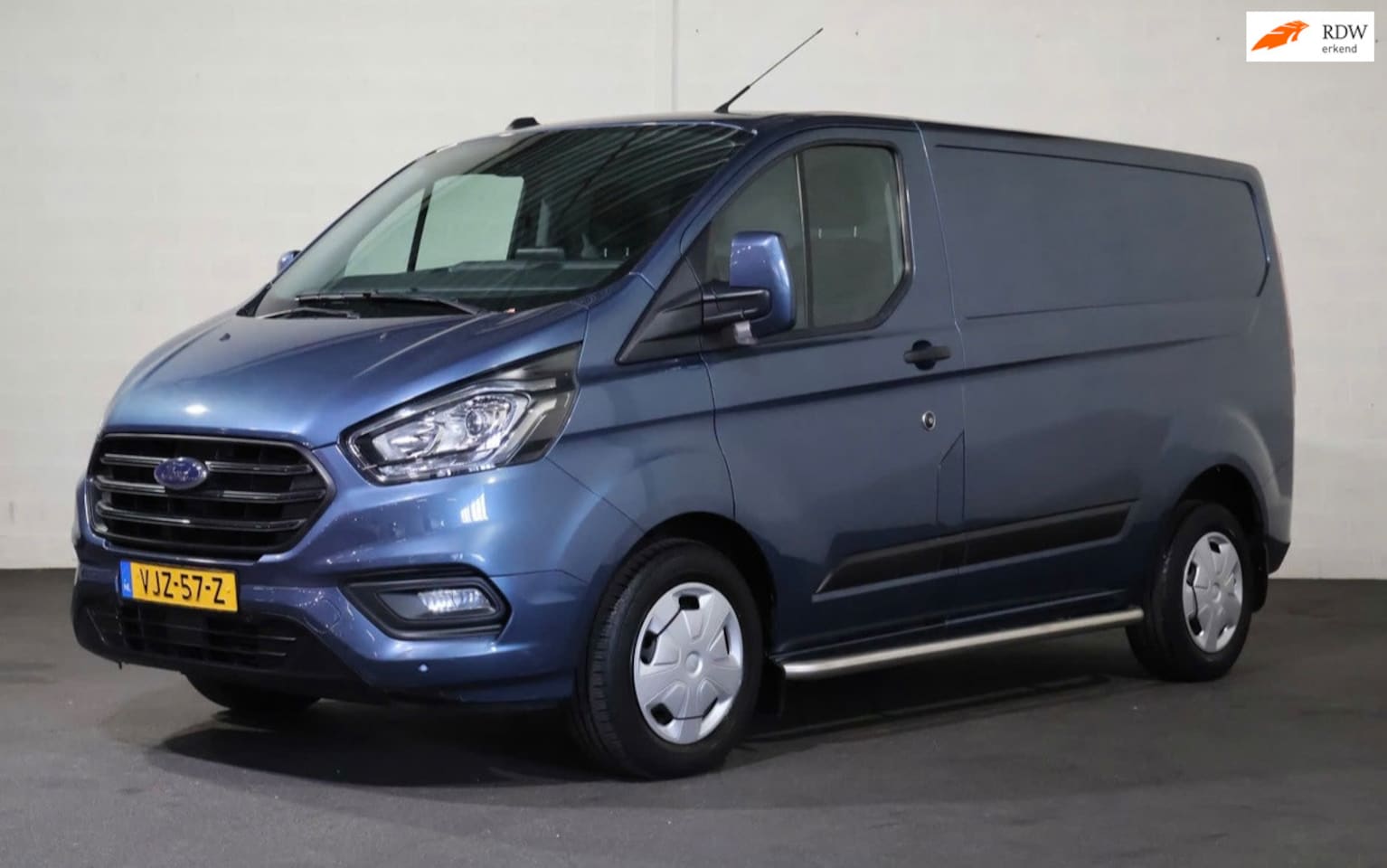 Ford Transit Custom - 300 2.0 TDCI L2H1 Sport Lang Xenon LED Navi Pdc v+a - AutoWereld.nl