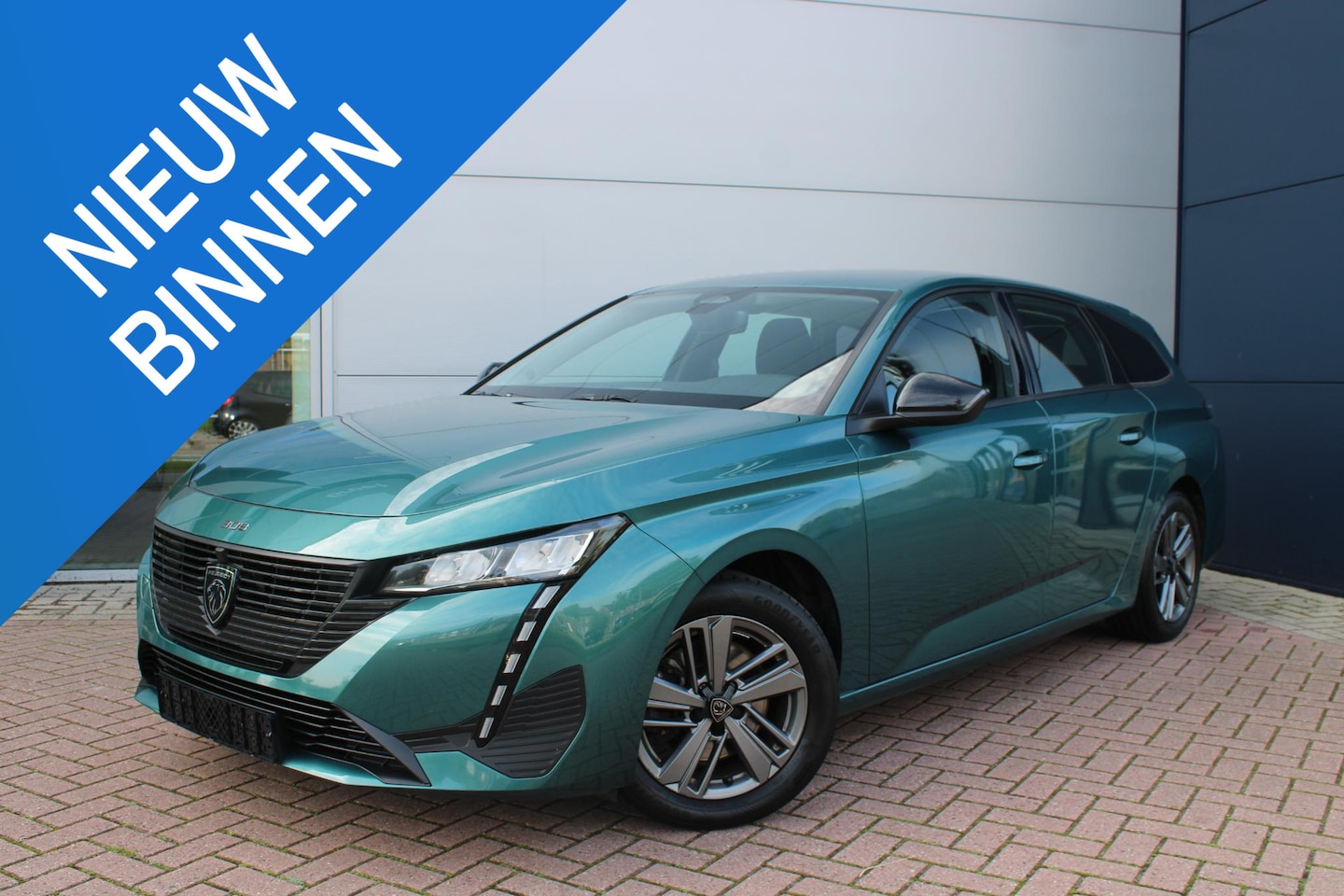 Peugeot 308 SW - 1.2 PureTech 130pk Active Pack Automaat Airco Navi Carplay Zeer mooi - AutoWereld.nl