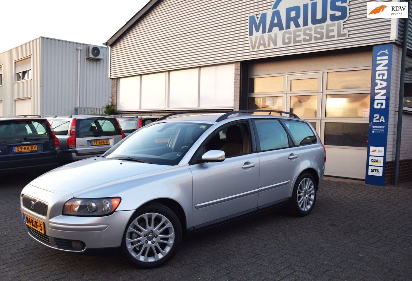 Volvo V50 - 2.4 Summum 2.4 Summum 140 pk - AutoWereld.nl